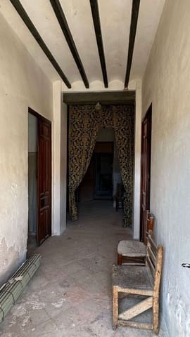 6 soveværelse Finca/Landehus til salg i L'Algueña / Alguenya med swimmingpool - € 60.000 (Ref: 8437943)