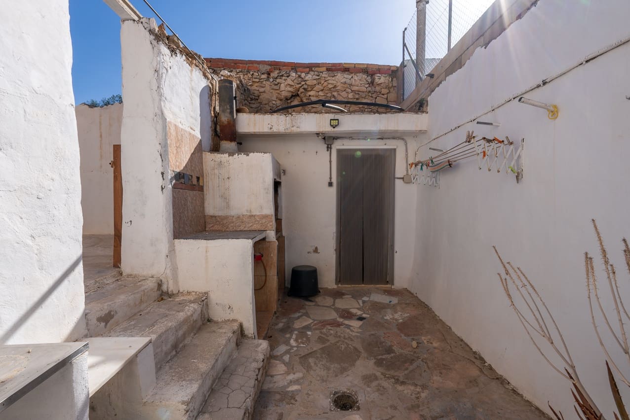 5 soveværelse Finca/Landehus til salg i Casas del Senor med swimmingpool - € 125.000 (Ref: 8449376)