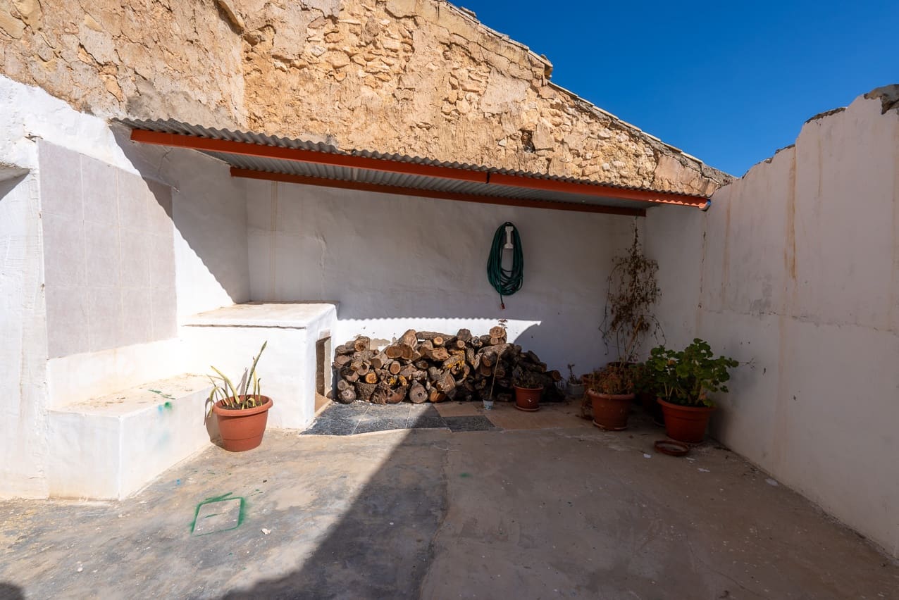 5 soveværelse Finca/Landehus til salg i Casas del Senor med swimmingpool - € 125.000 (Ref: 8449376)