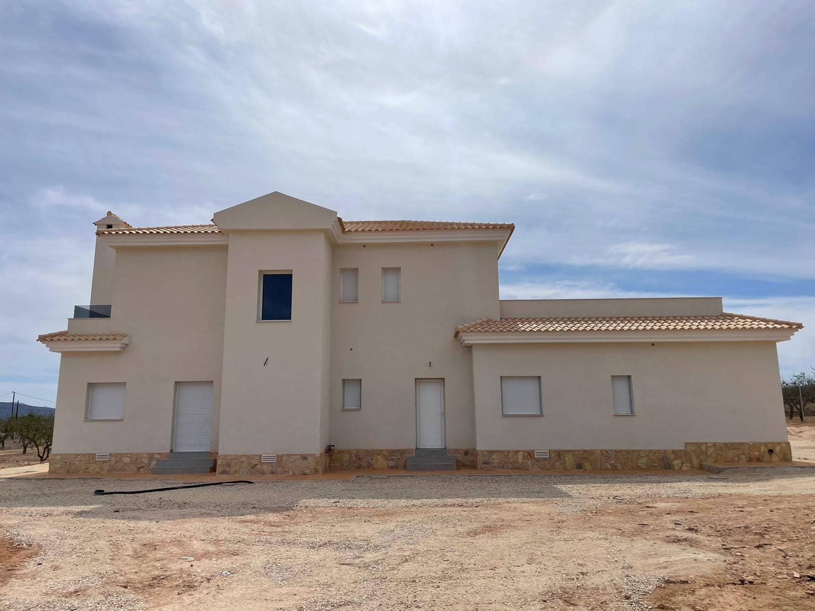 6 bedroom Villa for sale in Pinoso with pool - € 487,000 (Ref: 8463080)