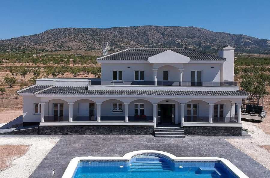 6 bedroom Villa for sale in Pinoso with pool - € 547,000 (Ref: 8463080)