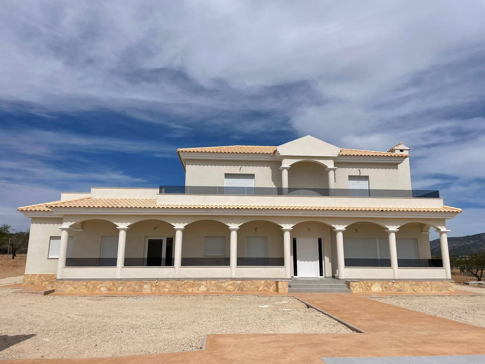 6 bedroom Villa for sale in Pinoso with pool - € 547,000 (Ref: 8463080)
