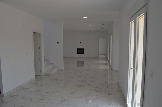 5 sovrum Villa till salu i Pinoso med pool - 505 000 € (Ref: 8463081)