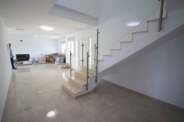 4 quarto Moradia para venda em Pinoso com piscina - 491 000 € (Ref: 8463082)