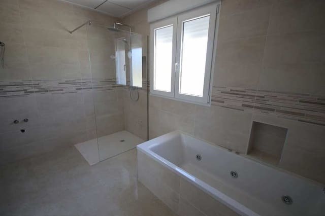 4 quarto Moradia para venda em Pinoso com piscina - 491 000 € (Ref: 8463082)
