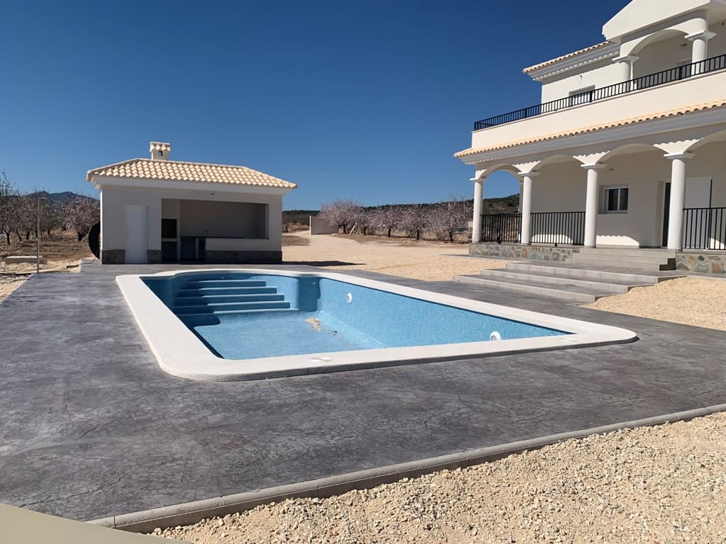 4 bedroom Villa for sale in Pinoso with pool - € 401,000 (Ref: 8463083)
