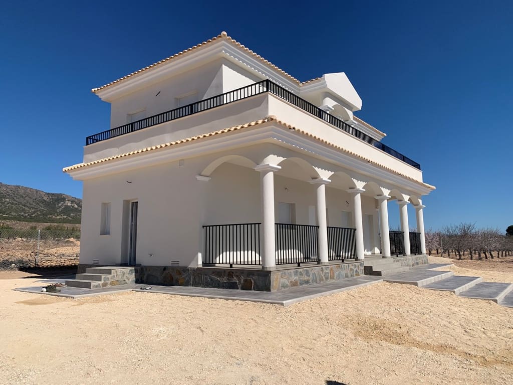 4 bedroom Villa for sale in Pinoso with pool - € 401,000 (Ref: 8463083)