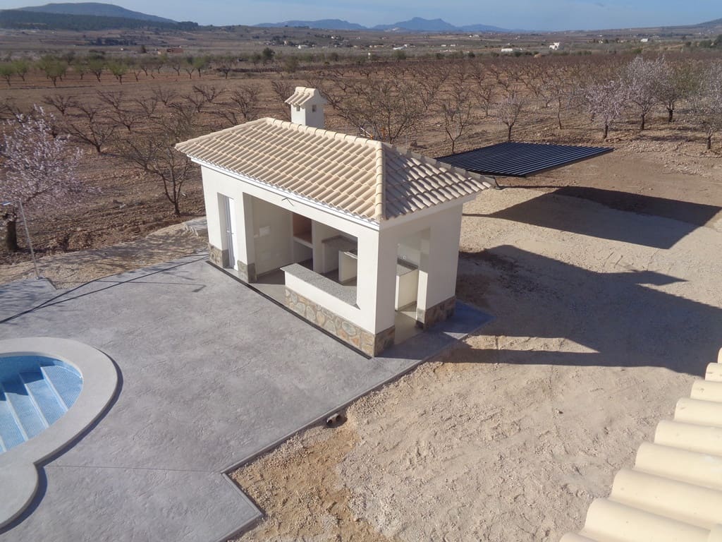 4 bedroom Villa for sale in Pinoso with pool - € 401,000 (Ref: 8463083)