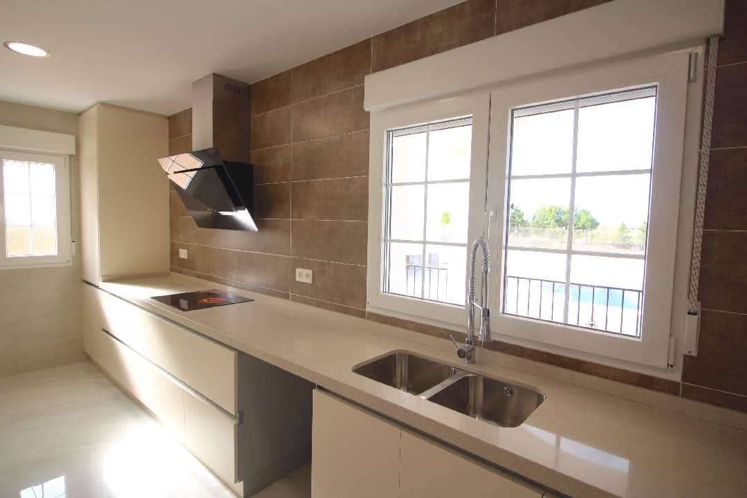 4 bedroom Villa for sale in Pinoso with pool - € 449,000 (Ref: 8463083)