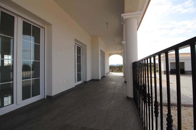 4 slaapkamer Villa te koop in Pinoso met zwembad - € 449.000 (Ref: 8463083)