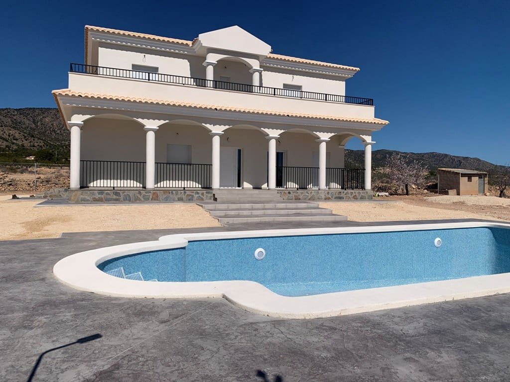 4 bedroom Villa for sale in Pinoso with pool - € 449,000 (Ref: 8463083)