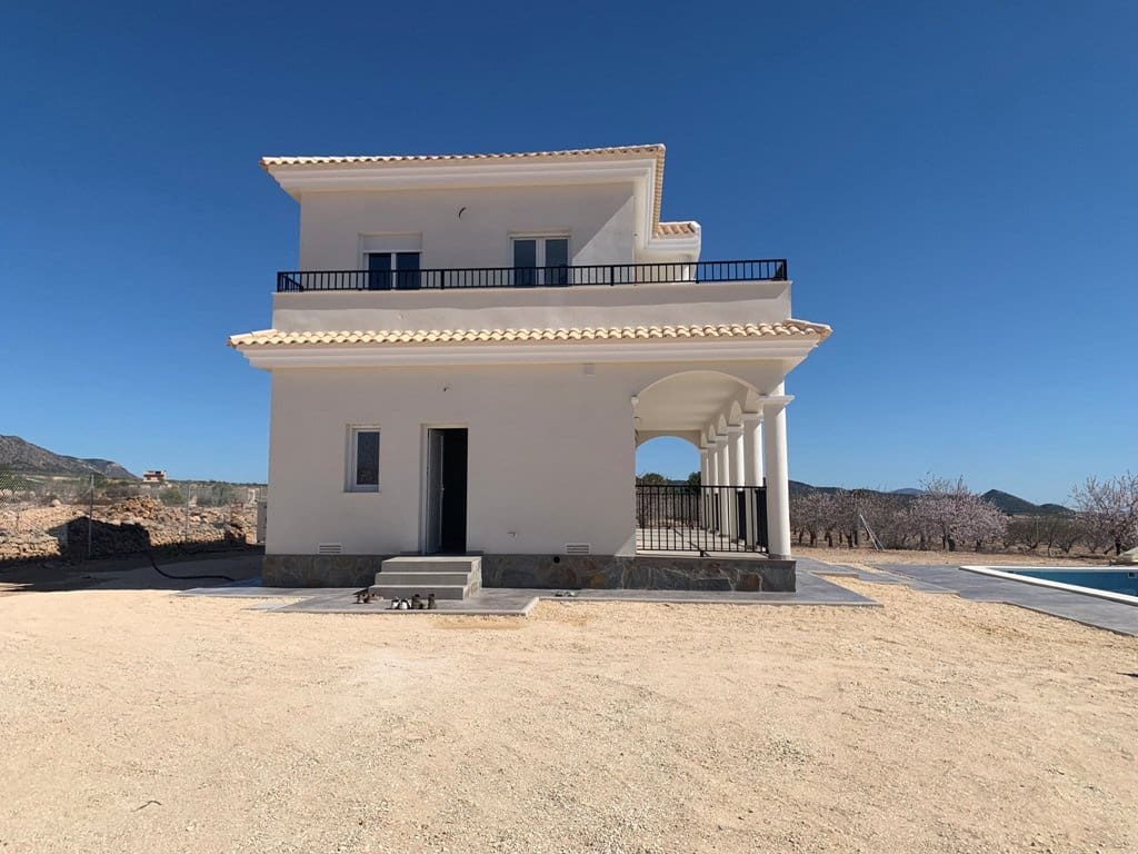 4 bedroom Villa for sale in Pinoso with pool - € 449,000 (Ref: 8463083)
