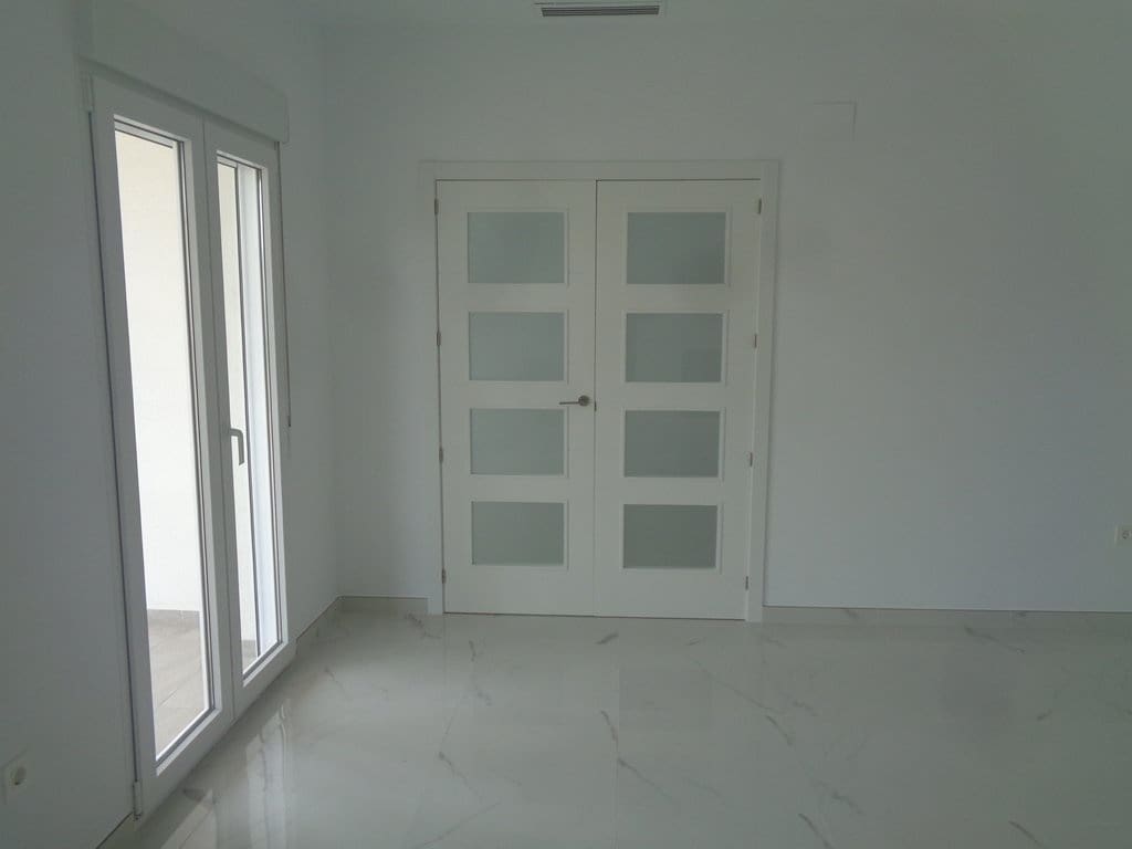 4 bedroom Villa for sale in Pinoso with pool - € 423,000 (Ref: 8463084)