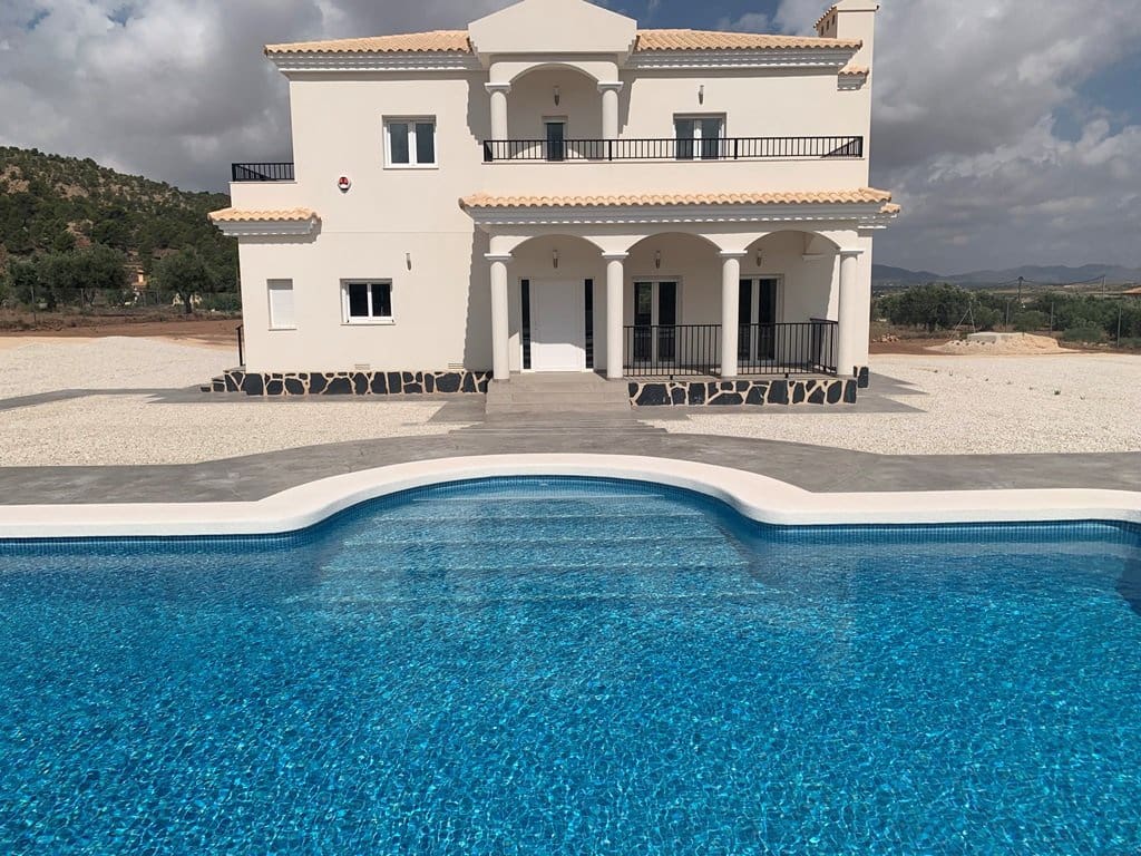 4 bedroom Villa for sale in Pinoso with pool - € 423,000 (Ref: 8463084)