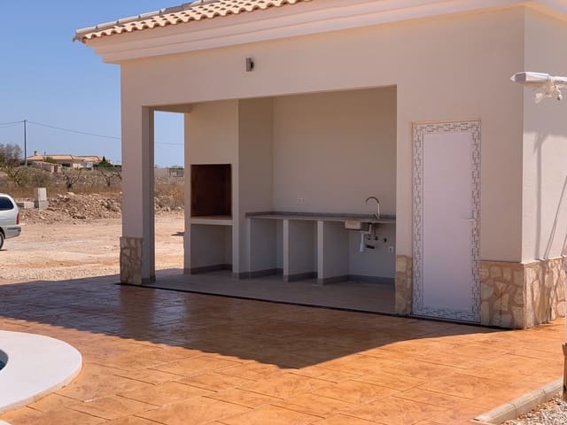 4 sovrum Villa till salu i Pinoso med pool - 423 000 € (Ref: 8463084)