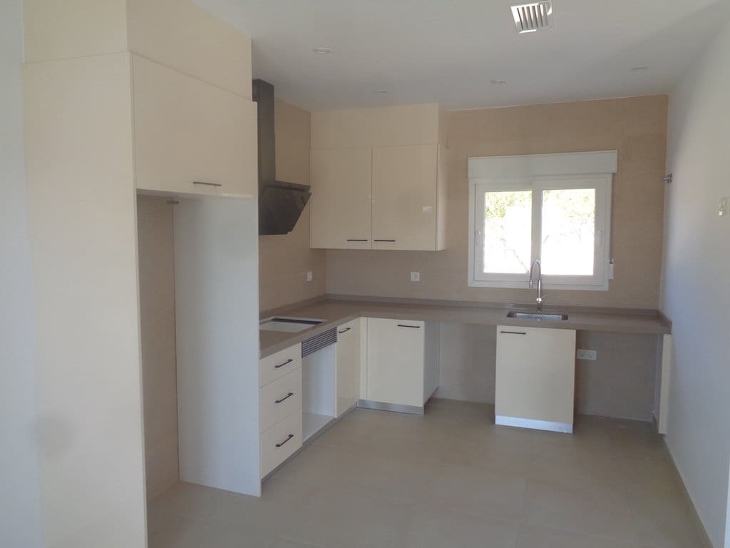 4 bedroom Villa for sale in Pinoso with pool - € 397,000 (Ref: 8463085)