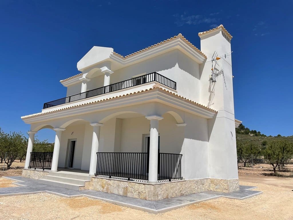 4 bedroom Villa for sale in Pinoso with pool - € 397,000 (Ref: 8463085)