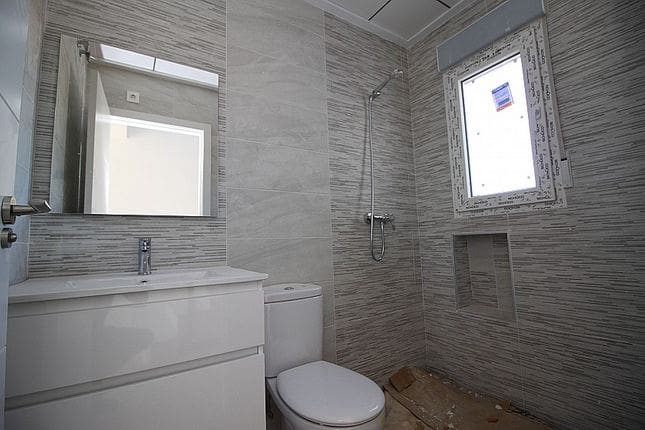 4 bedroom Villa for sale in Pinoso with pool - € 375,000 (Ref: 8463086)