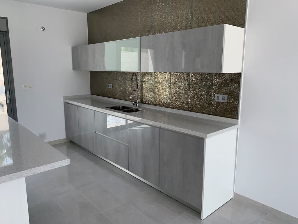 Chalet de 4 habitaciones en Pinoso en venta con piscina - 389.000 € (Ref: 8463087)