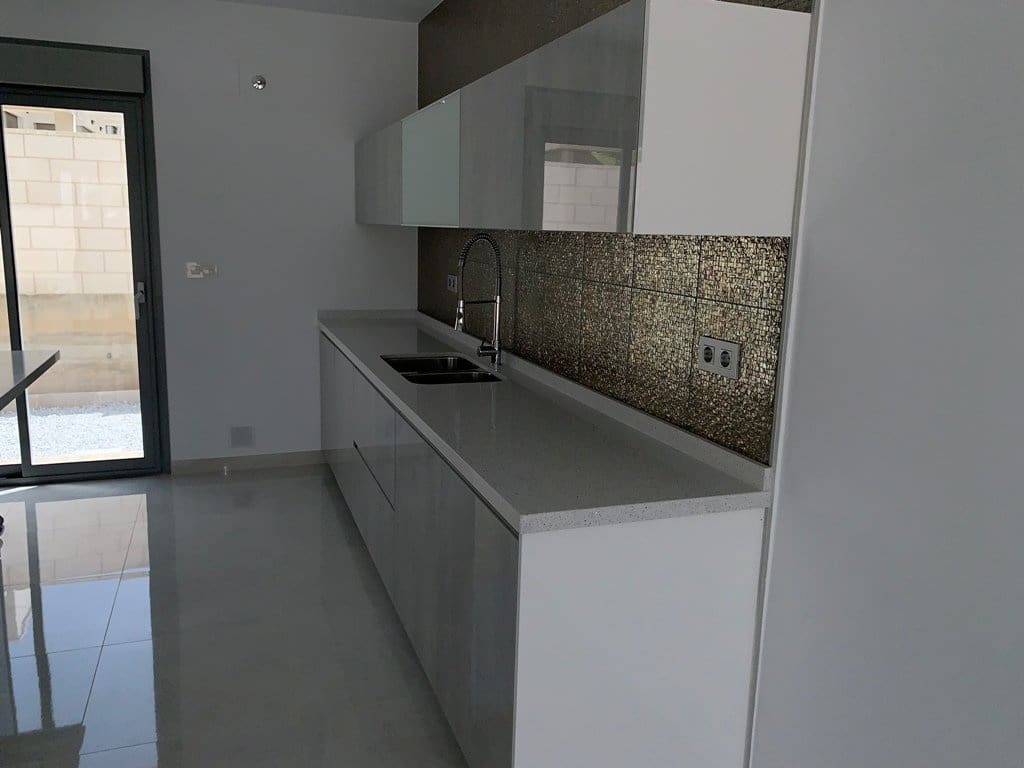 4 bedroom Villa for sale in Pinoso with pool - € 436,000 (Ref: 8463087)