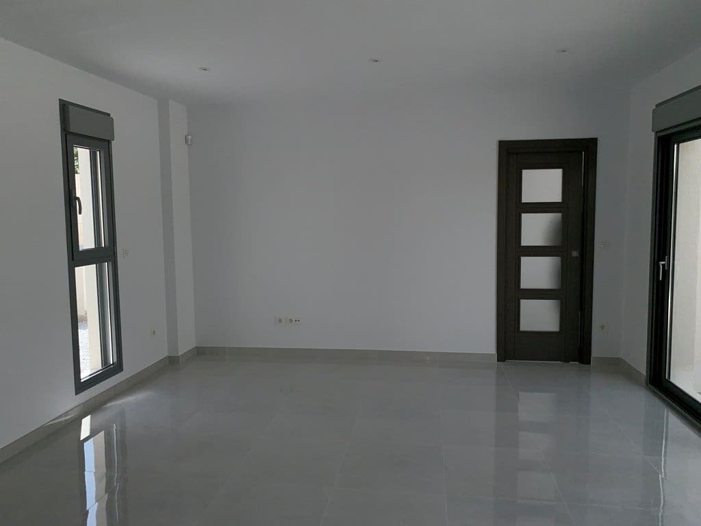 4 bedroom Villa for sale in Pinoso with pool - € 436,000 (Ref: 8463087)