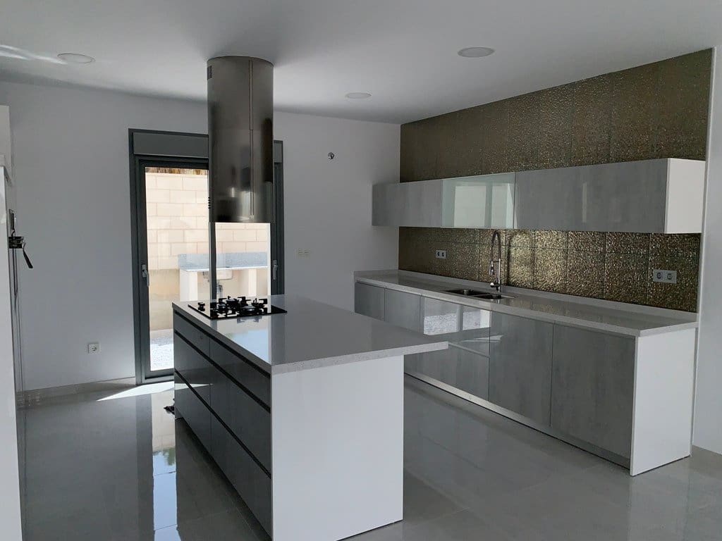 4 bedroom Villa for sale in Pinoso with pool - € 436,000 (Ref: 8463087)