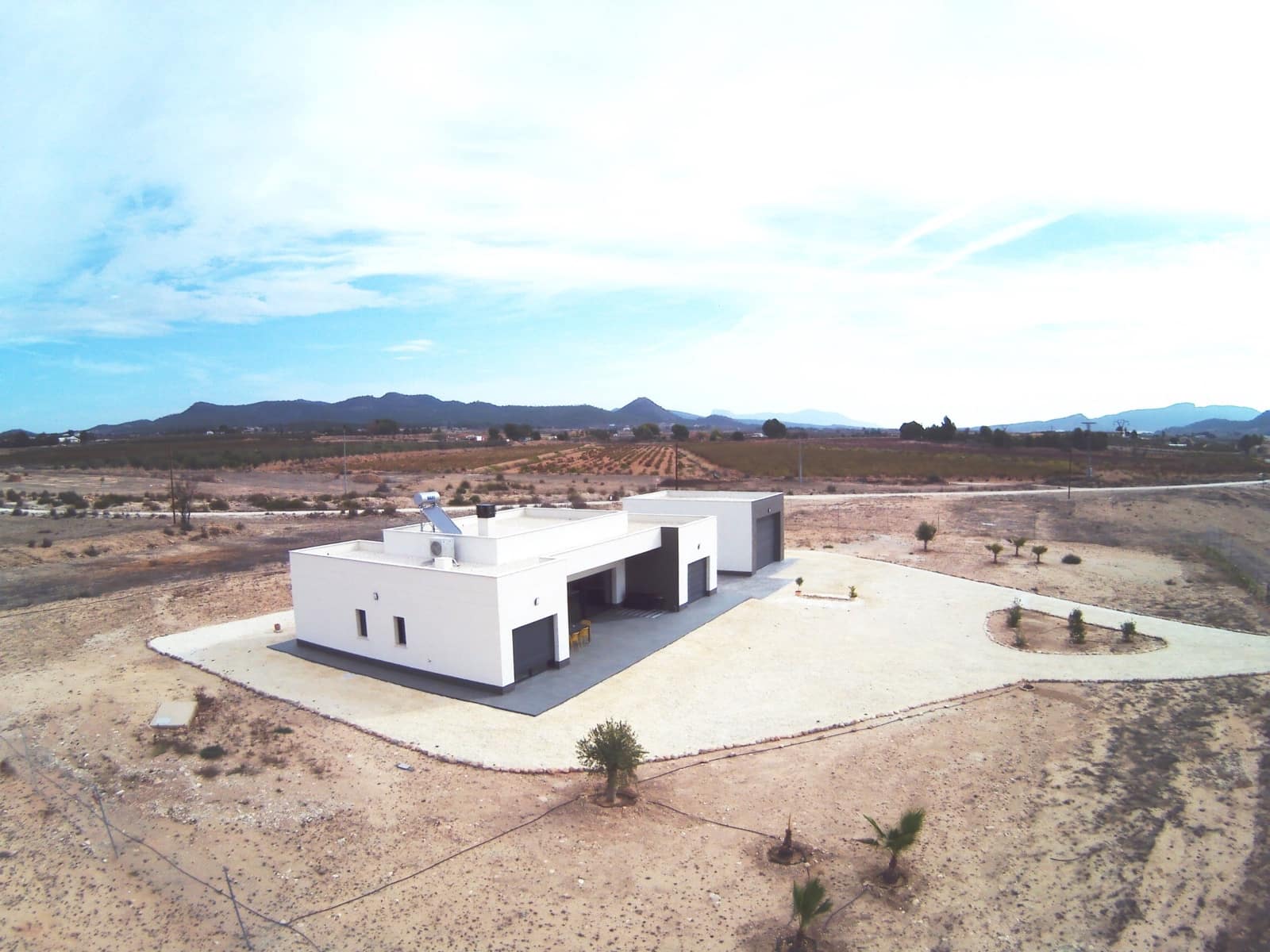 4 bedroom Villa for sale in Pinoso with pool - € 436,000 (Ref: 8463087)