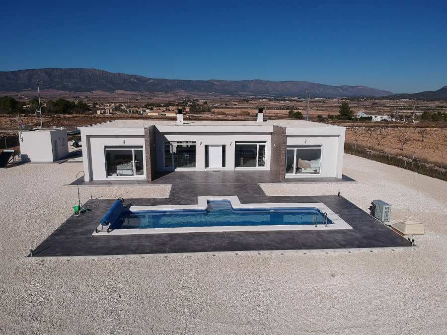 3 bedroom Villa for sale in Pinoso with pool - € 359,000 (Ref: 8463088)