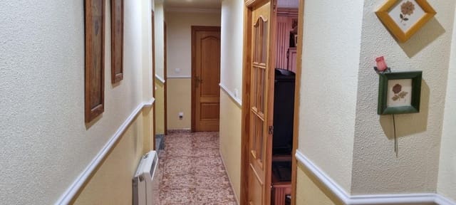 4 Zimmer Haus zu verkaufen in Pinoso mit Pool - 168.000 € (Ref: 8463089)