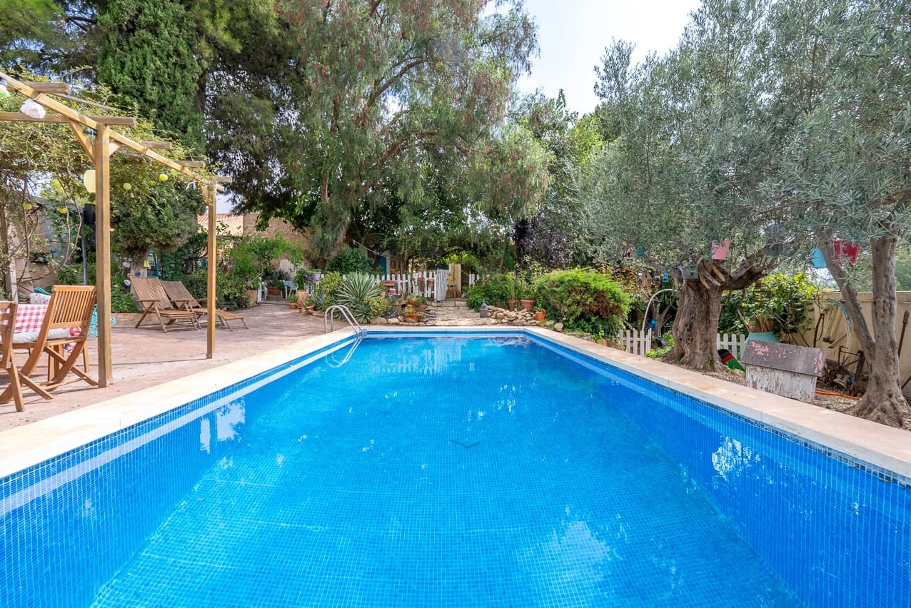 7 soveværelse Finca/Landehus til salg i Pinoso med swimmingpool - € 299.000 (Ref: 8506286)