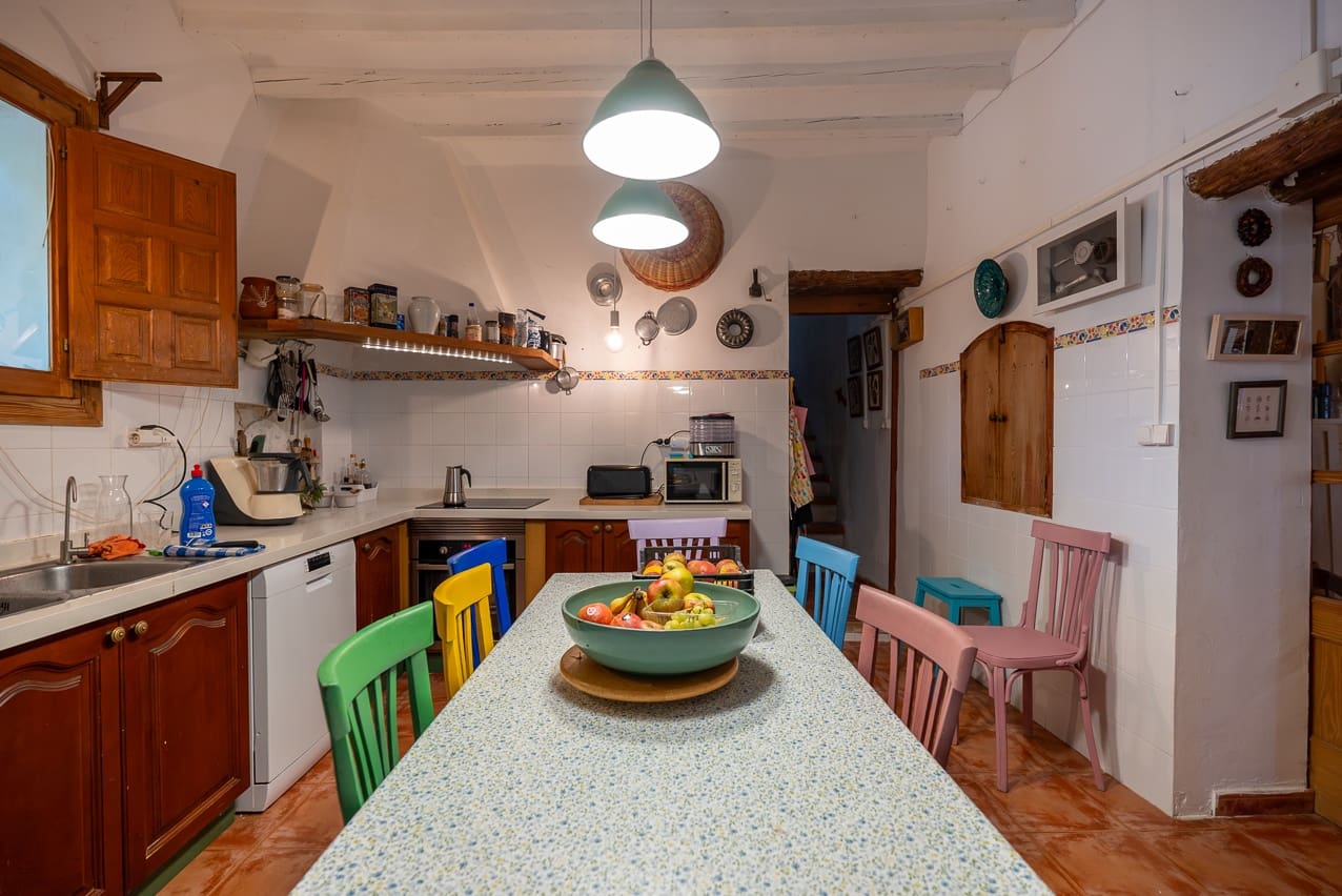 7 soveværelse Finca/Landehus til salg i Pinoso med swimmingpool - € 299.000 (Ref: 8506286)