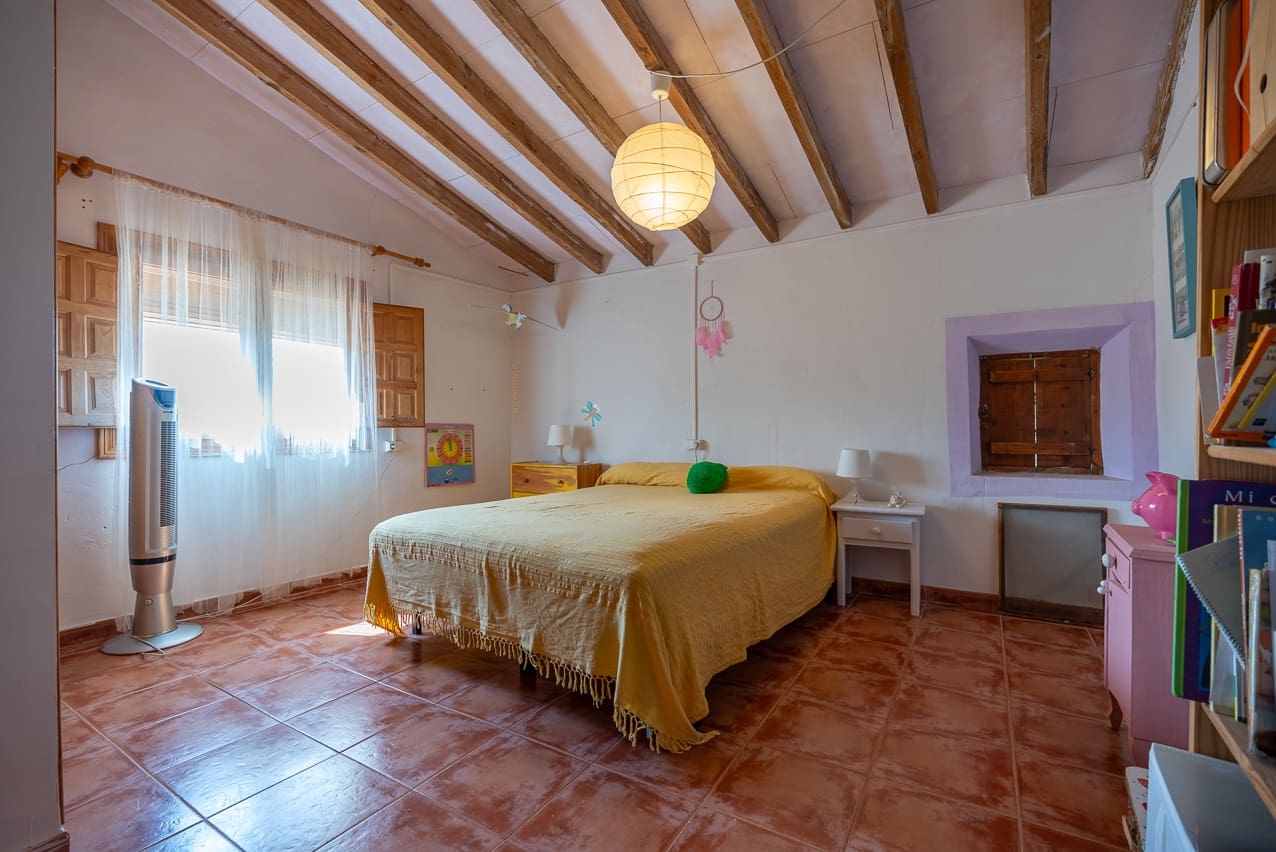 7 soveværelse Finca/Landehus til salg i Pinoso med swimmingpool - € 299.000 (Ref: 8506286)