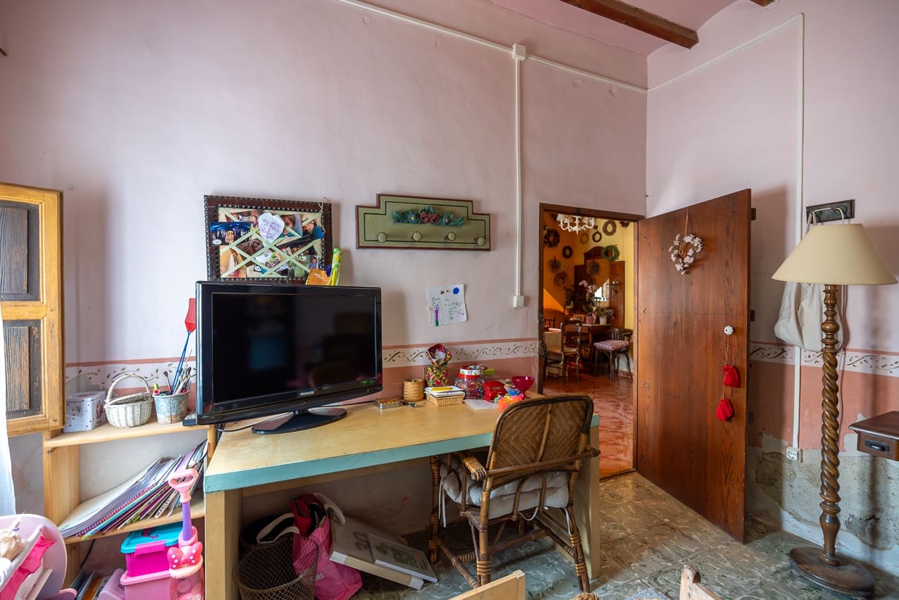 7 soveværelse Finca/Landehus til salg i Pinoso med swimmingpool - € 299.000 (Ref: 8506286)