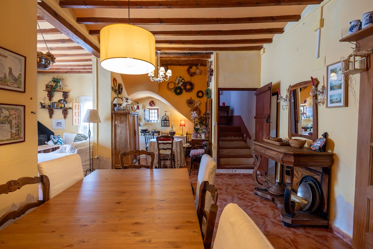 7 soveværelse Finca/Landehus til salg i Pinoso med swimmingpool - € 299.000 (Ref: 8506286)