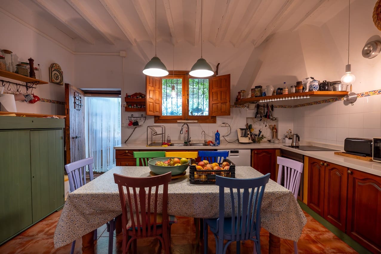 7 soveværelse Finca/Landehus til salg i Pinoso med swimmingpool - € 299.000 (Ref: 8506286)