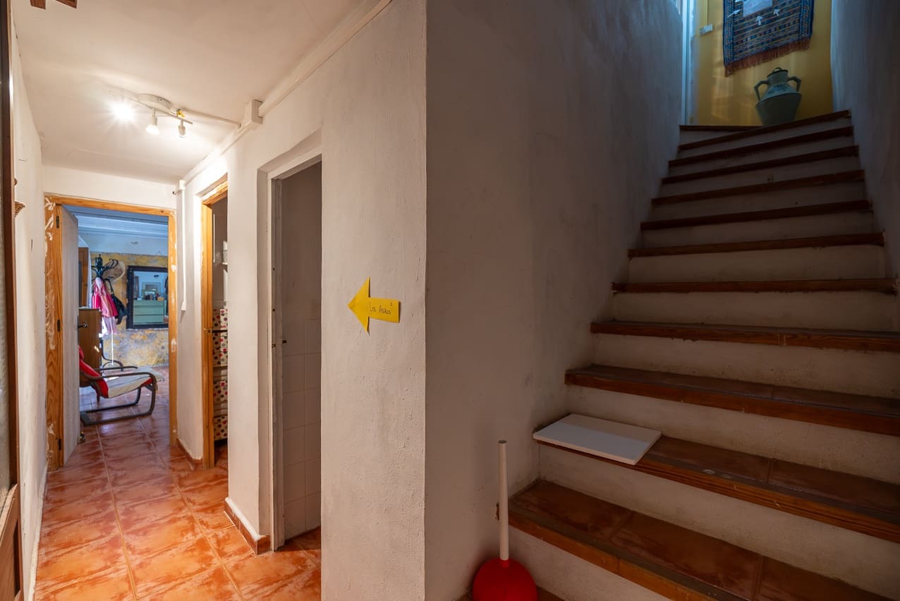 7 soveværelse Finca/Landehus til salg i Pinoso med swimmingpool - € 299.000 (Ref: 8506286)