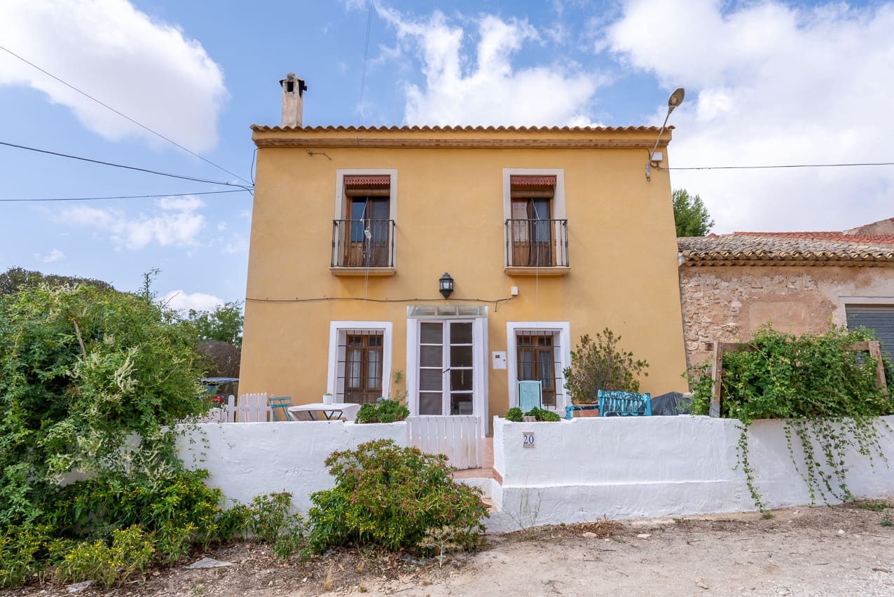 7 soveværelse Finca/Landehus til salg i Pinoso med swimmingpool - € 299.000 (Ref: 8506286)