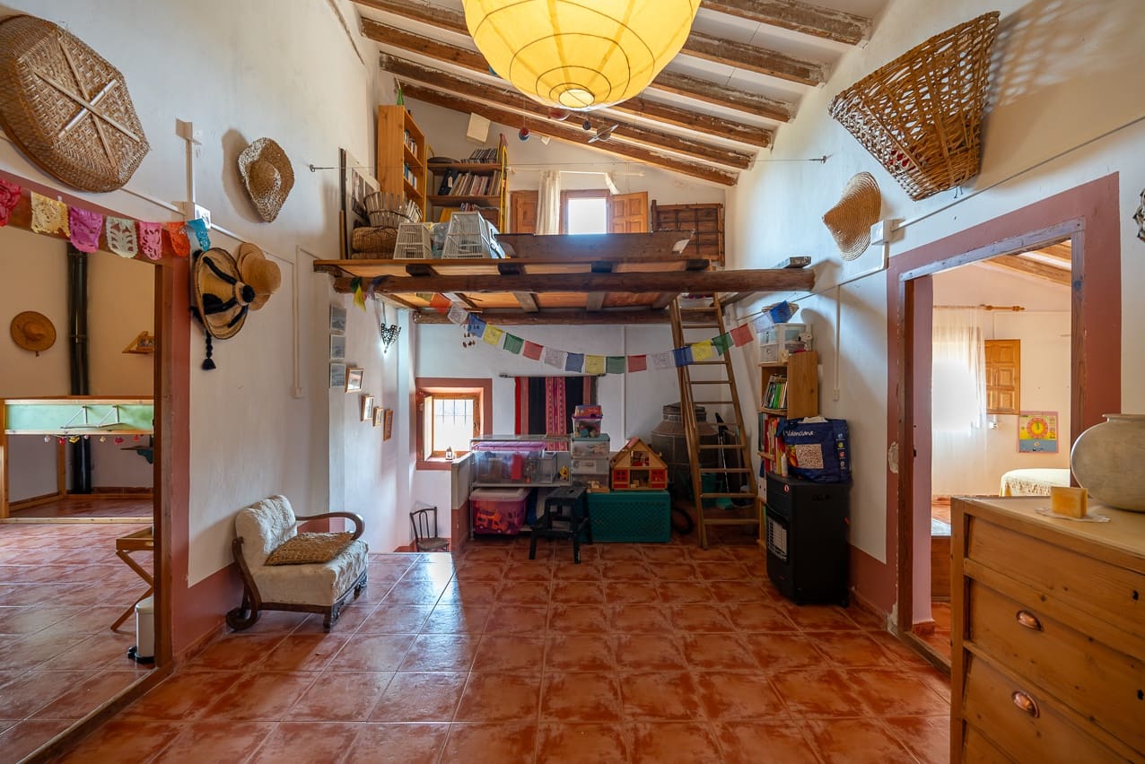 7 soveværelse Finca/Landehus til salg i Pinoso med swimmingpool - € 299.000 (Ref: 8506286)