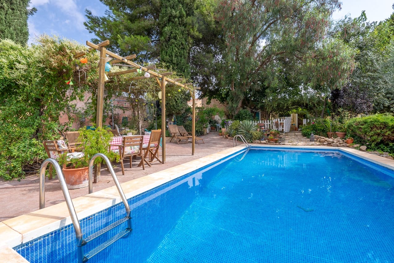 7 soveværelse Finca/Landehus til salg i Pinoso med swimmingpool - € 299.000 (Ref: 8506286)