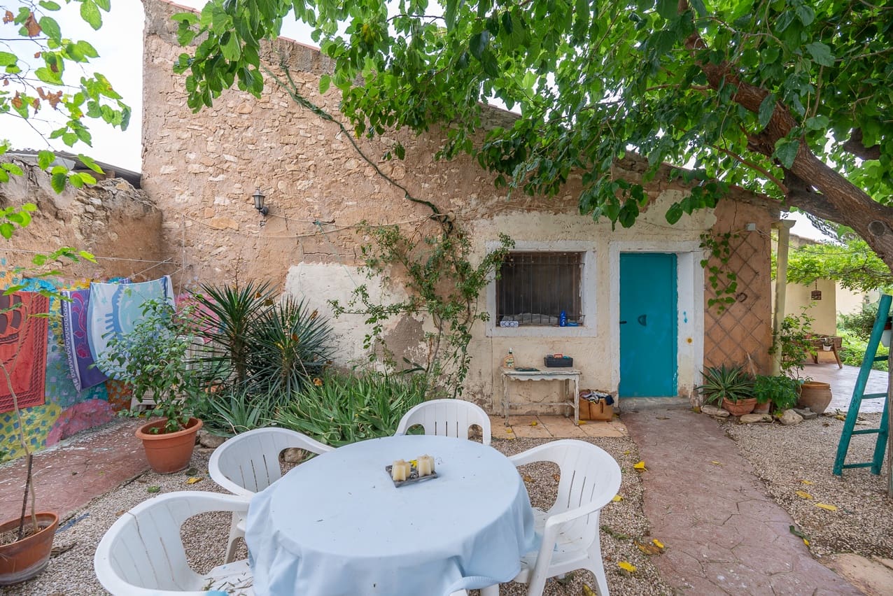 7 soveværelse Finca/Landehus til salg i Pinoso med swimmingpool - € 299.000 (Ref: 8506286)