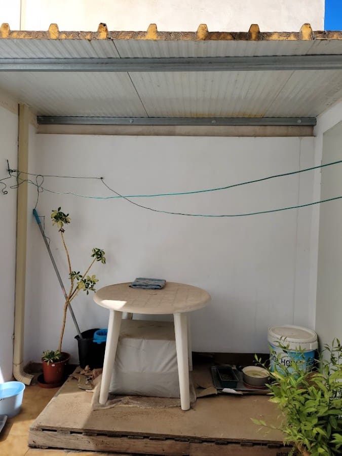 5 bedroom Townhouse for sale in Pinoso with pool - € 125,000 (Ref: 8524122)