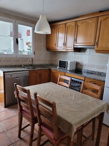 5 soveværelse Byhus til salg i Pinoso med swimmingpool - € 125.000 (Ref: 8524122)