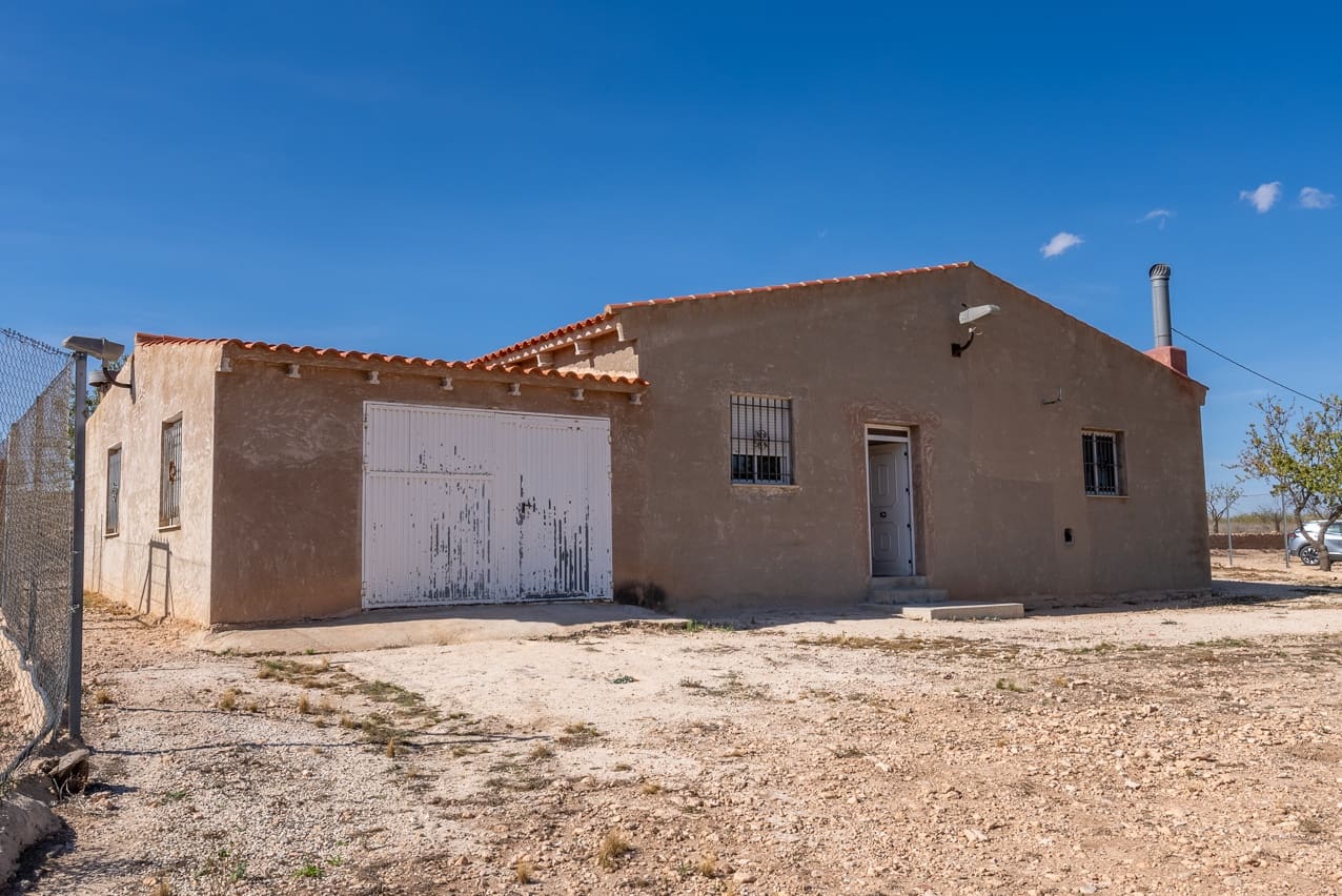 3 soveværelse Finca/Landehus til salg i Jumilla med swimmingpool - € 125.000 (Ref: 8537623)