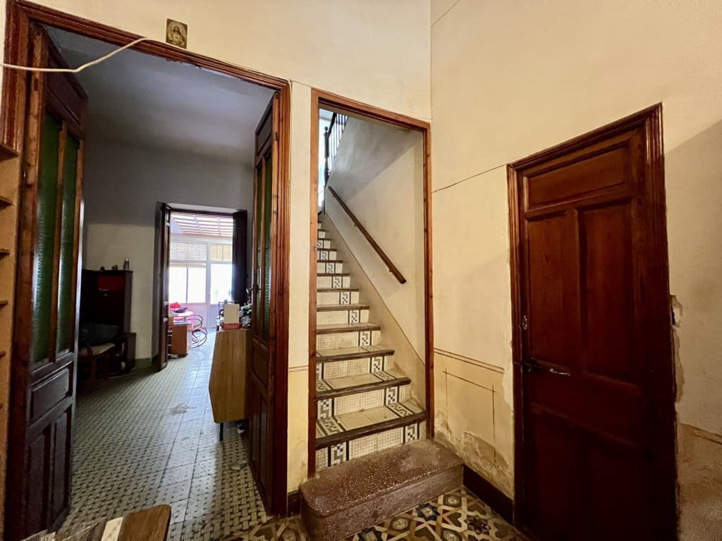 5 bedroom Townhouse for sale in Pinoso with pool - € 90,000 (Ref: 8585432)