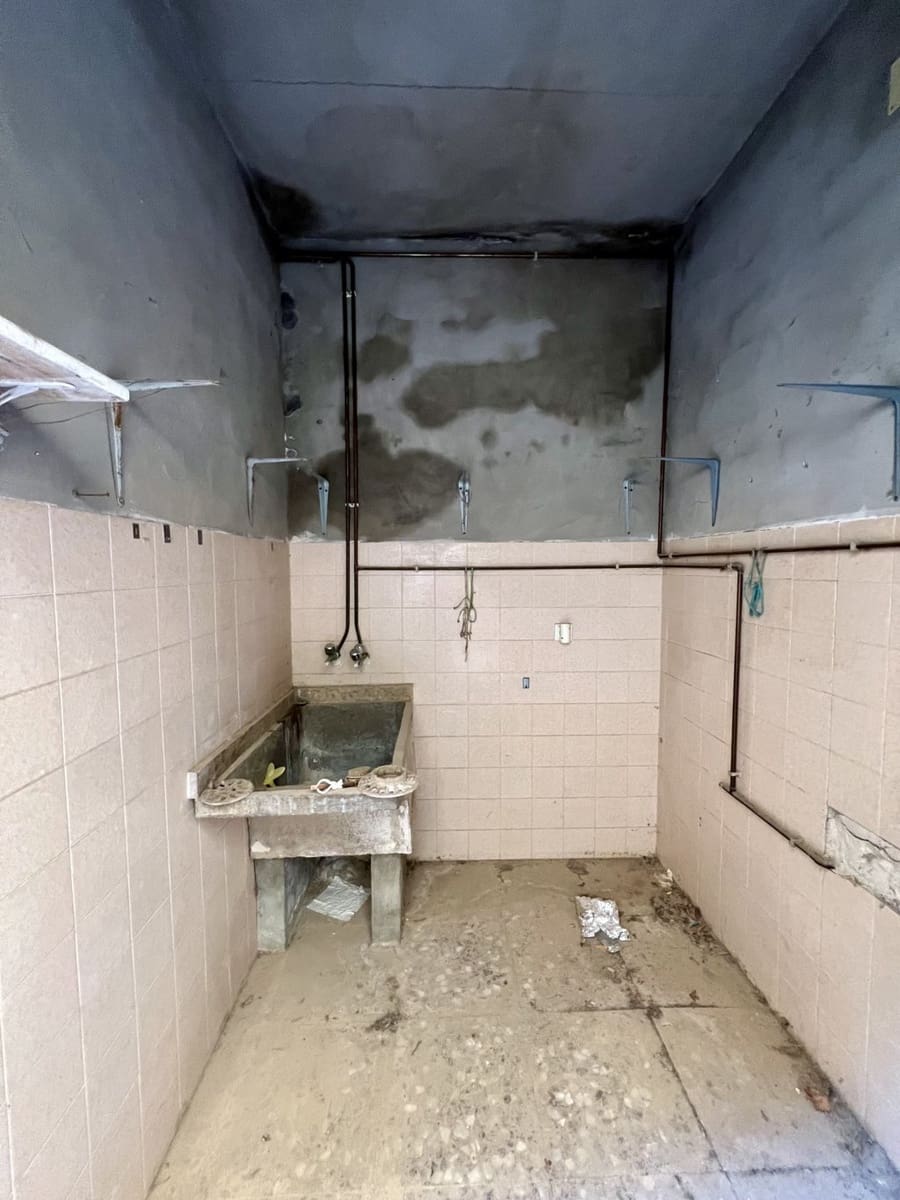 5 bedroom Townhouse for sale in Pinoso with pool - € 90,000 (Ref: 8585432)