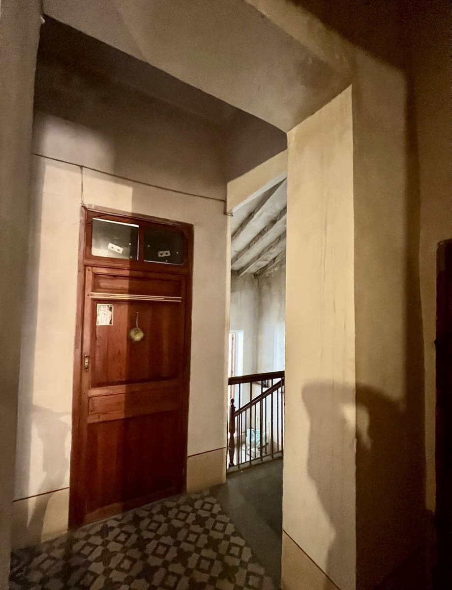 5 bedroom Townhouse for sale in Pinoso with pool - € 90,000 (Ref: 8585432)