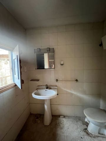 3 soveværelse Byhus til salg i Pinoso med swimmingpool - € 60.000 (Ref: 8585666)