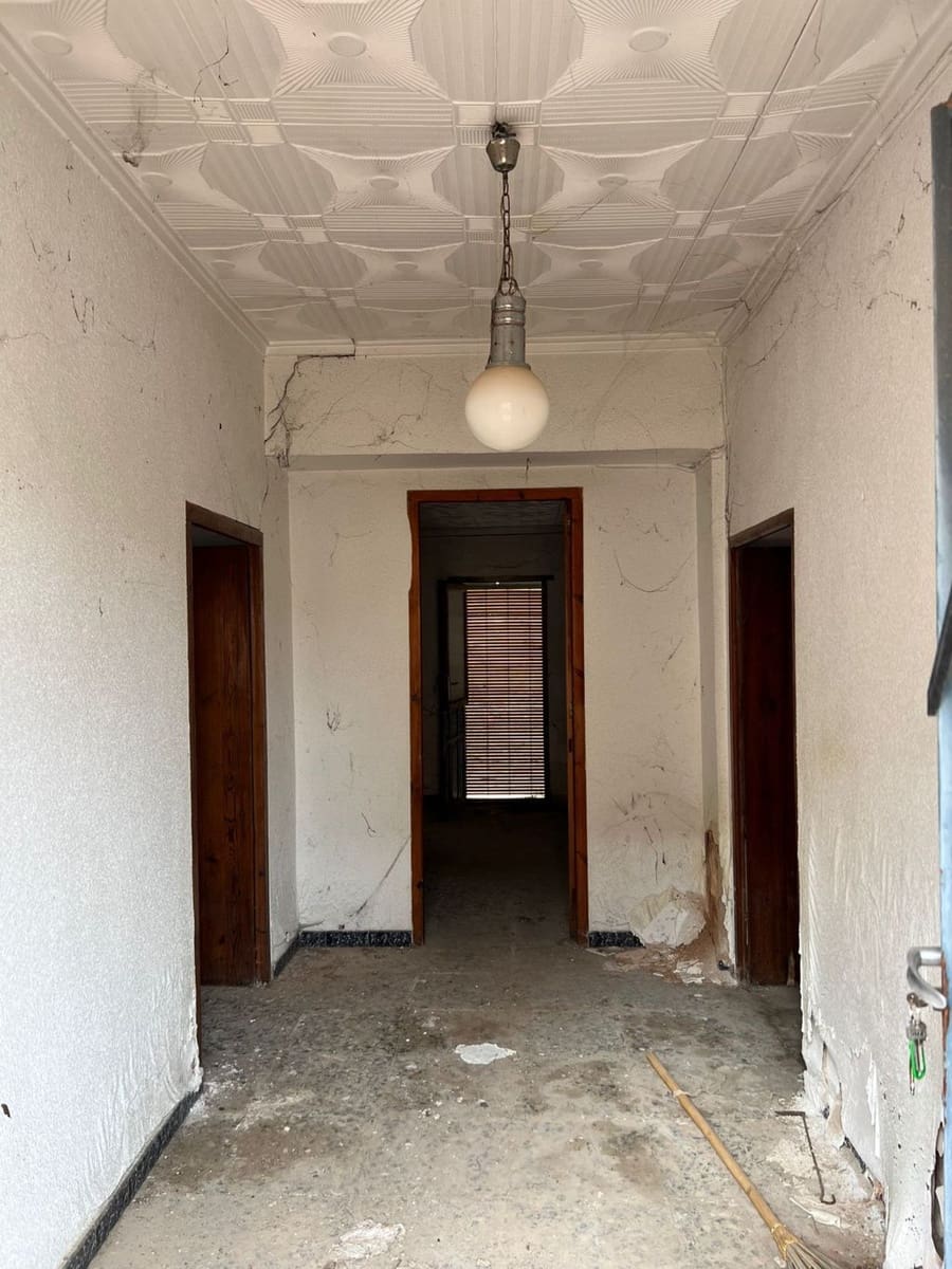 3 bedroom Townhouse for sale in Pinoso with pool - € 60,000 (Ref: 8585666)