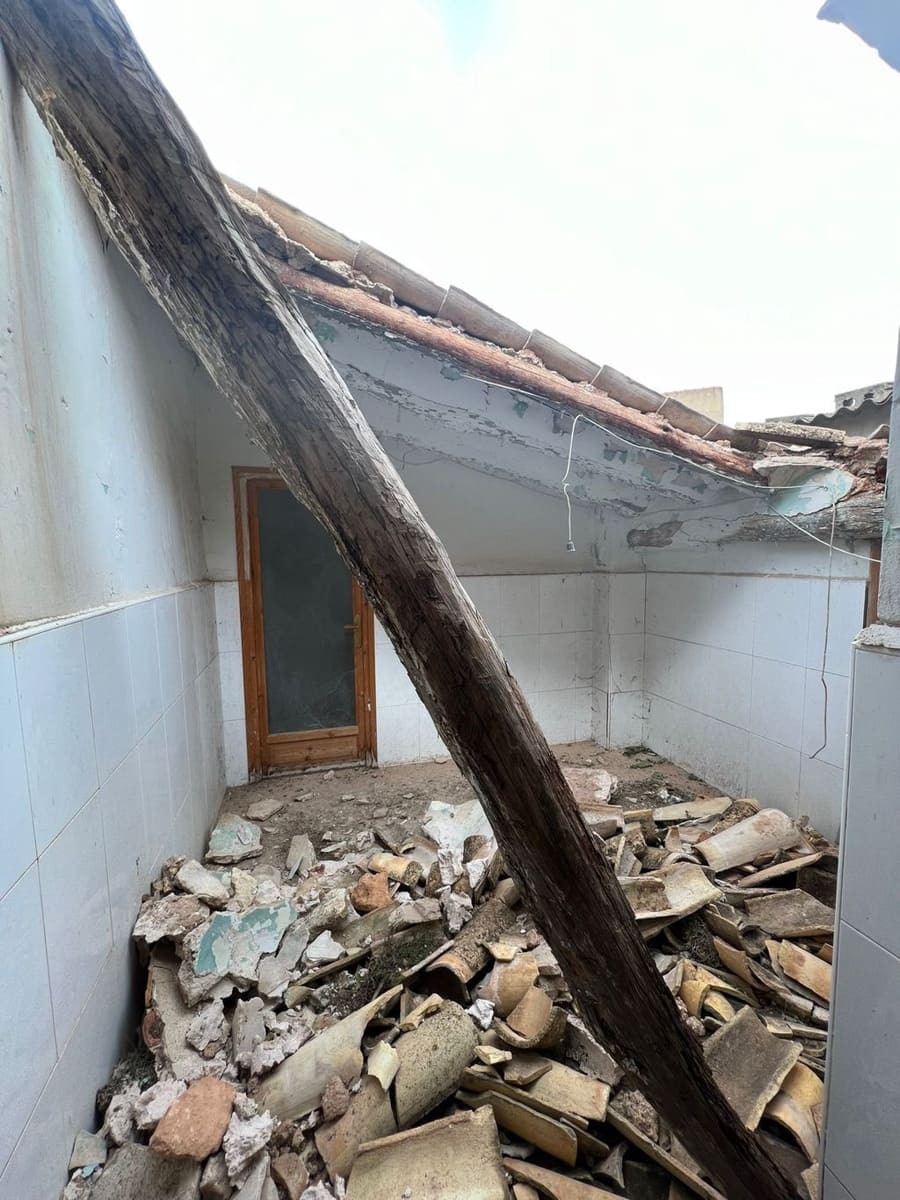 3 bedroom Townhouse for sale in Pinoso with pool - € 60,000 (Ref: 8585666)