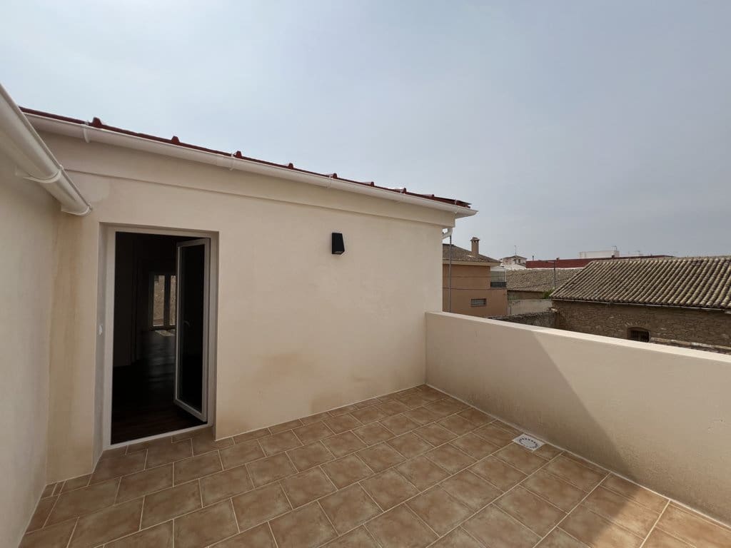 5 soveværelse Byhus til salg i Pinoso med swimmingpool - € 195.000 (Ref: 8585667)